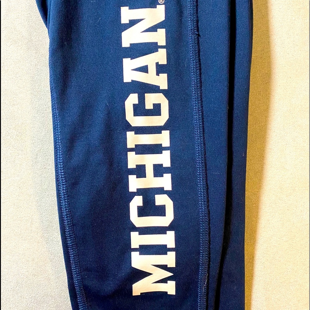 NIKE University of Michigan Leggings